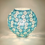 Lampada da tavolo in vetro mosaicata Light Blue Daisy h. 32 cm.