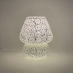 Lampada da tavolo in vetro mosaicata White Daisy h. 23 cm.