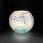 Lampada da tavolo in vetro dipinta Atlante h. 23 cm.