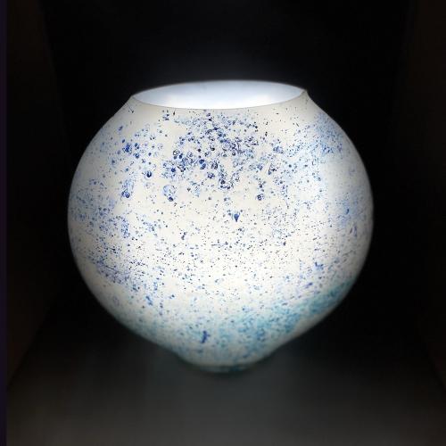 Lampada da tavolo in vetro dipinta Atlante h. 32 cm.