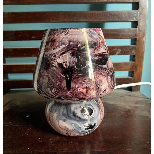 Lampada da tavolo in vetro dipinta Marmo h. 23 cm.