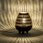 Lampada da tavolo artigianale intarsiata nera piccola